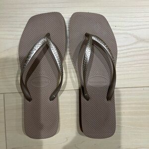 Havaianas Women's Slim Square Flip Flops Size 7/8 W